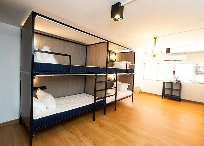 Orange Albergue *