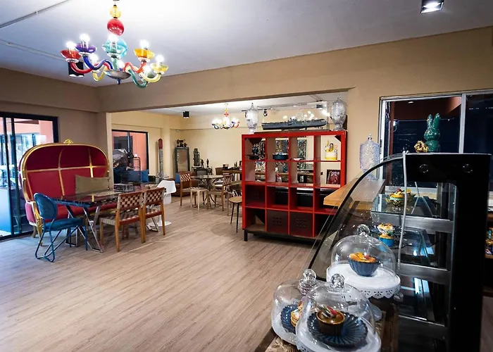 Orange Albergue